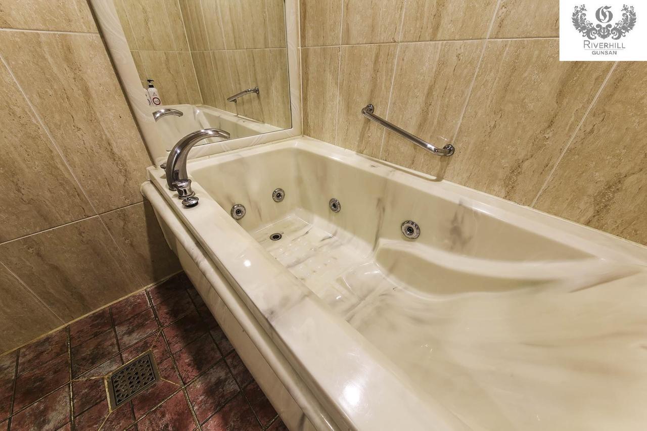 Gunsan River Hill Tourist Hotel Dış mekan fotoğraf